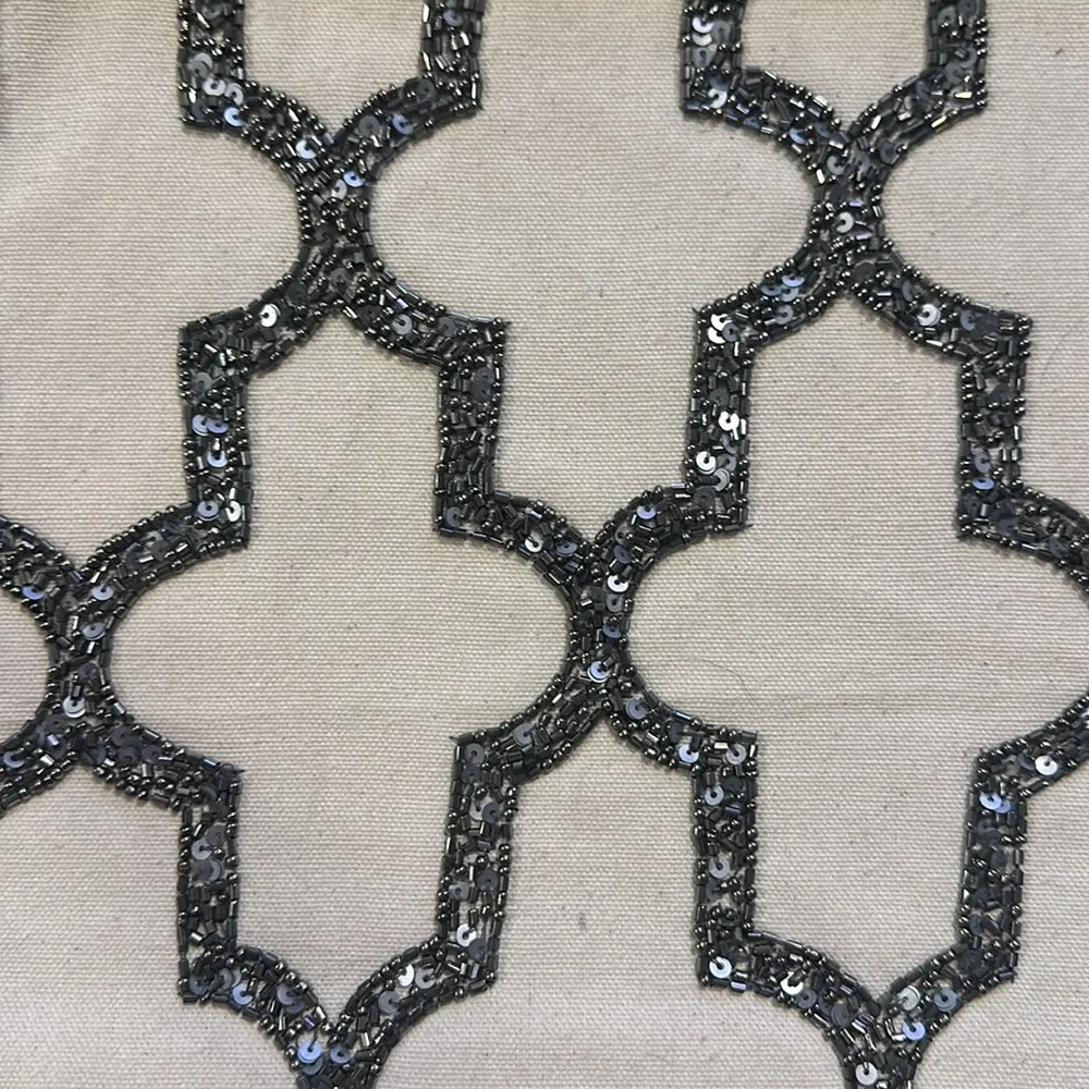 Table Runner - Picture 2 of 4